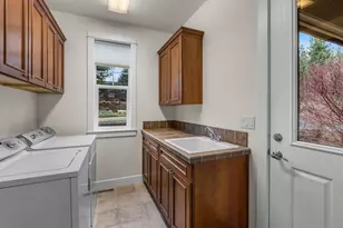 61465 Cultus Lake Ct, Bend, OR 97702 - Photo 31