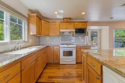 2583 E Evans Creek Road, Rogue River, OR 97537 - Photo 17