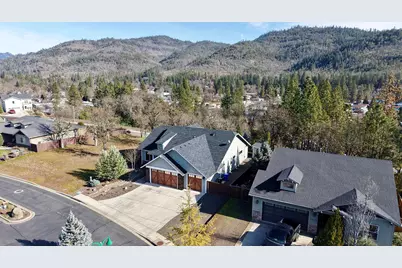 209 White Oak Way, Shady Cove, OR 97539 - Photo 51