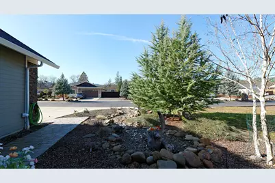 209 White Oak Way, Shady Cove, OR 97539 - Photo 5