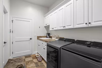 288 Island Pointe Drive, Medford, OR 97504 - Photo 29