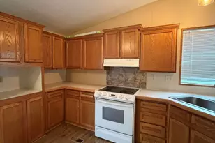 172 SW I St, Madras, OR 97741 - Photo 11