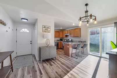 2113 SW 35th Place, Redmond, OR 97756 - Photo 3