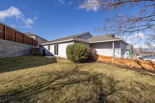 2113 SW 35th Pl, Redmond, OR 97756 - Photo 19