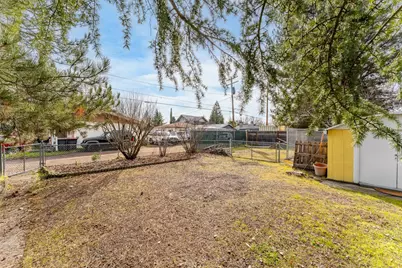 220 S 3rd Street, Central Point, OR 97502 - Photo 3