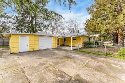 220 S 3rd Street, Central Point, OR 97502 - Photo 25