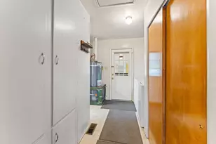 220 S 3rd St, Central Point, OR 97502 - Photo 15