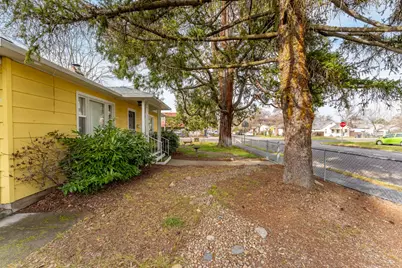 220 S 3rd Street, Central Point, OR 97502 - Photo 5
