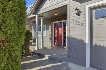 4529 Wolf Run Drive, Medford, OR 97504 - Photo 3