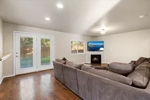 4529 Wolf Run Dr, Medford, OR 97504 - Photo 9