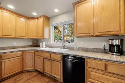 4529 Wolf Run Drive, Medford, OR 97504 - Photo 15