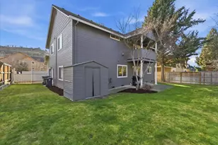 4529 Wolf Run Dr, Medford, OR 97504 - Photo 35