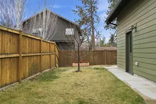 1025 E Horse Back Trail, Sisters, OR 97759 - Photo 25