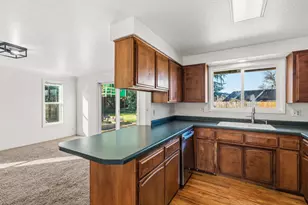 2583 Huntington Ln, Medford, OR 97504 - Photo 11