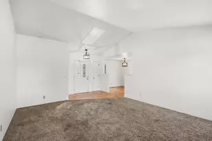 2583 Huntington Ln, Medford, OR 97504 - Photo 7