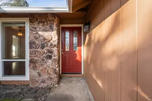 2583 Huntington Ln, Medford, OR 97504 - Photo 3