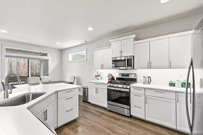 1637 Bronte Circle, Medford, OR 97504 - Photo 11