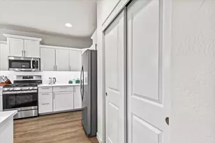 1637 Bronte Cir, Medford, OR 97504 - Photo 17