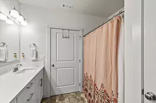 1637 Bronte Cir, Medford, OR 97504 - Photo 23