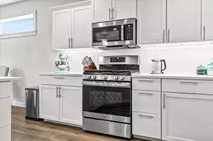 1637 Bronte Cir, Medford, OR 97504 - Photo 13