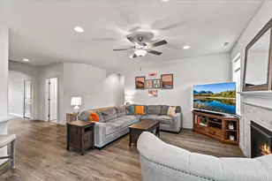 1637 Bronte Cir, Medford, OR 97504 - Photo 11