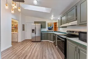 60463 Umatilla Cir, Bend, OR 97702 - Photo 3