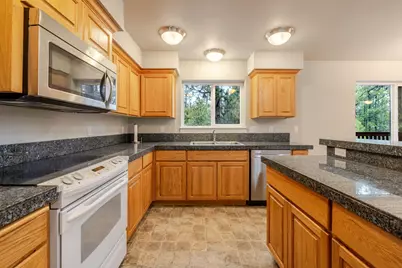 14450 Mountain View Loop, Sisters, OR 97759 - Photo 11