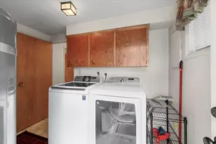 6131 Crater Lake Hwy, Central Point, OR 97502 - Photo 21