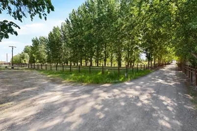 6131 Crater Lake Highway, Central Point, OR 97502 - Photo 7