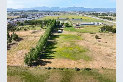 6131 Crater Lake Highway, Central Point, OR 97502 - Photo 5