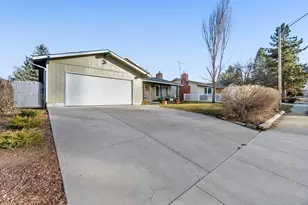 2627 Berkeley St, Klamath Falls, OR 97601 - Photo 3