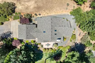 404 Mountain Paradise Dr, Grants Pass, OR 97526 - Photo 27