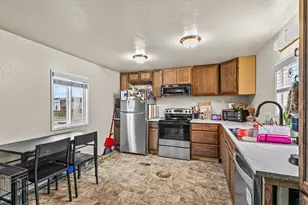 2700 Falcon St, White City, OR 97503 - Photo 7