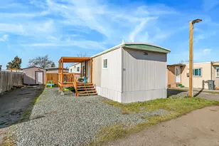 2700 Falcon St, White City, OR 97503 - Photo 1