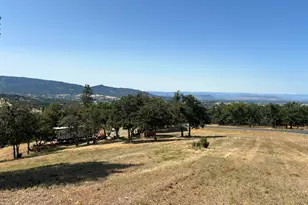 3555 S Stage Rd, Medford, OR 97501 - Photo 1