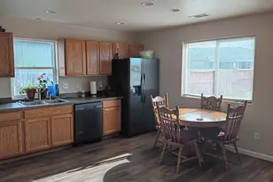 5594 Kellal Ln, Klamath Falls, OR 97603 - Photo 7