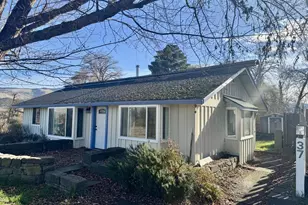 376 Crowson Rd, Ashland, OR 97520 - Photo 3