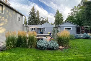 1154 NE 9th St, Bend, OR 97701 - Photo 47