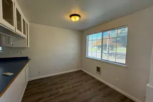 210 W Main St, Rogue River, OR 97537 - Photo 5