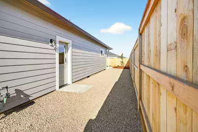 3723 Ford Drive, Medford, OR 97504 - Photo 7