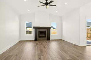 3723 Ford Dr, Medford, OR 97504 - Photo 17