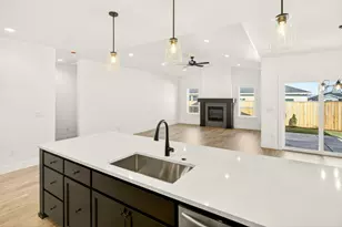 3723 Ford Dr, Medford, OR 97504 - Photo 27