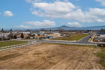 408 Oak Grove Road, Medford, OR 97501 - Photo 25