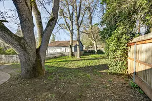 657 S Keene Way Dr, Medford, OR 97504 - Photo 23