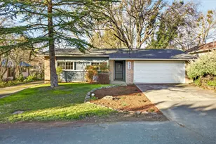 657 S Keene Way Dr, Medford, OR 97504 - Photo 1