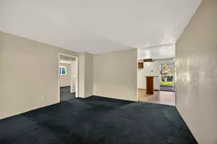 657 S Keene Way Dr, Medford, OR 97504 - Photo 9