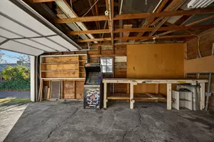 657 S Keene Way Dr, Medford, OR 97504 - Photo 29