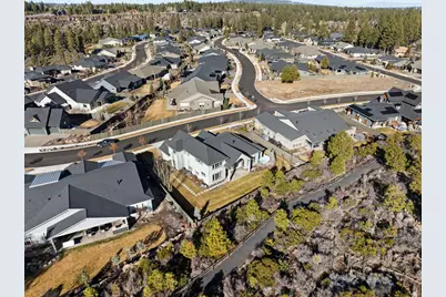 60836 SW Headwaters Loop, Bend, OR 97702 - Photo 67