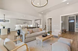 60836 SW Headwaters Loop, Bend, OR 97702 - Photo 13