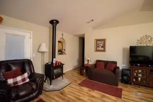 157 N Junction Ave, Cave Junction, OR 97523 - Photo 11